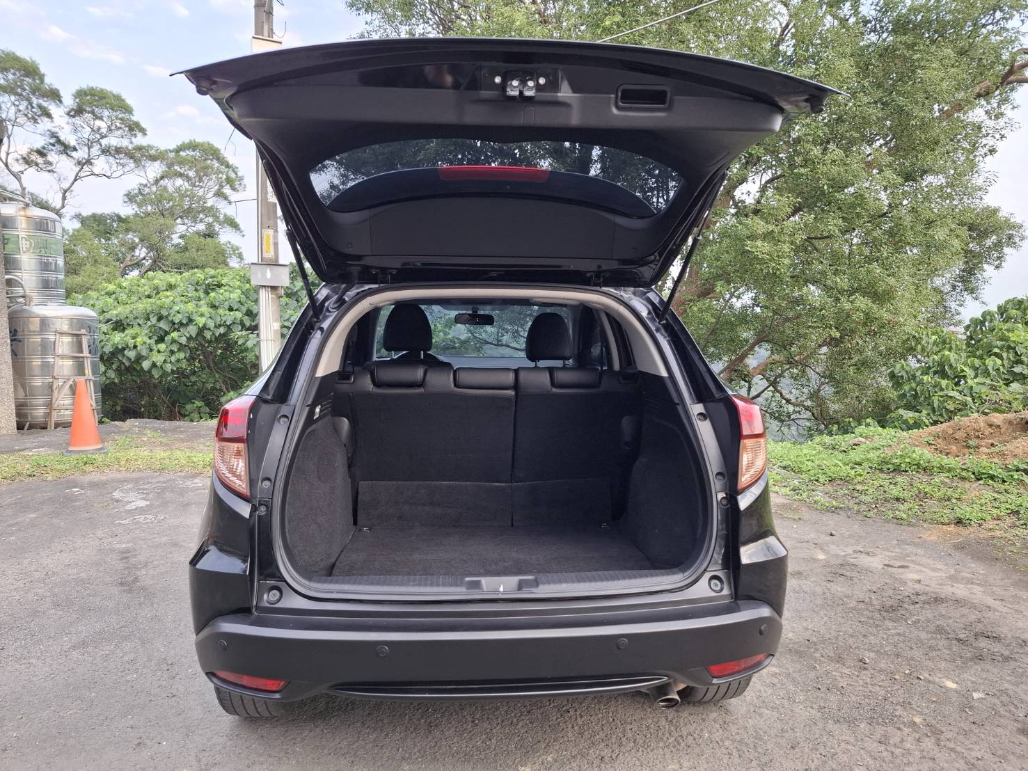2019年HONDA HR-V 1.8 S 頂級款 小型休旅車省稅省油 好開好停歡迎預約賞車 LINEgoo5168 洽0912-423-585 宋小姐 貸款專辦 強力過件 協助辦理貸款  第11張相片