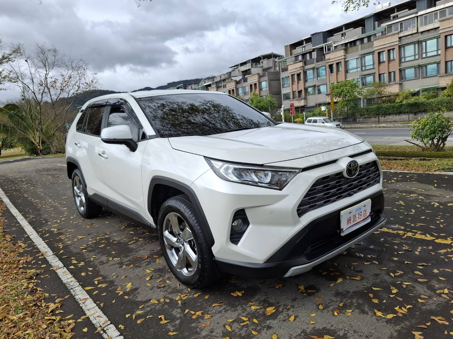 2020年TOYOTA RAV4旗艦版 正常跑~原版件歡迎預約賞車LINEgoo5168 洽0912-423-585 宋小姐 貸款專辦 強力過件 協助信用瑕疵者辦理貸款  第2張相片