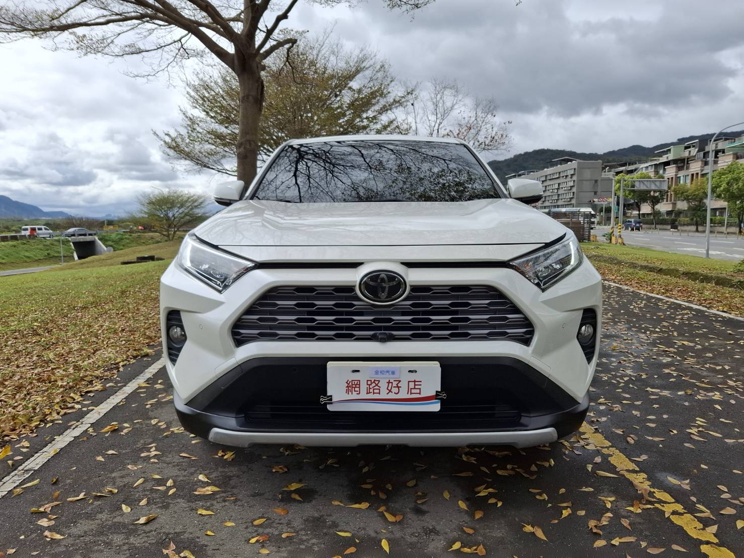 2020年TOYOTA RAV4旗艦版 正常跑~原版件歡迎預約賞車LINEgoo5168 洽0912-423-585 宋小姐 貸款專辦 強力過件 協助信用瑕疵者辦理貸款  第4張相片