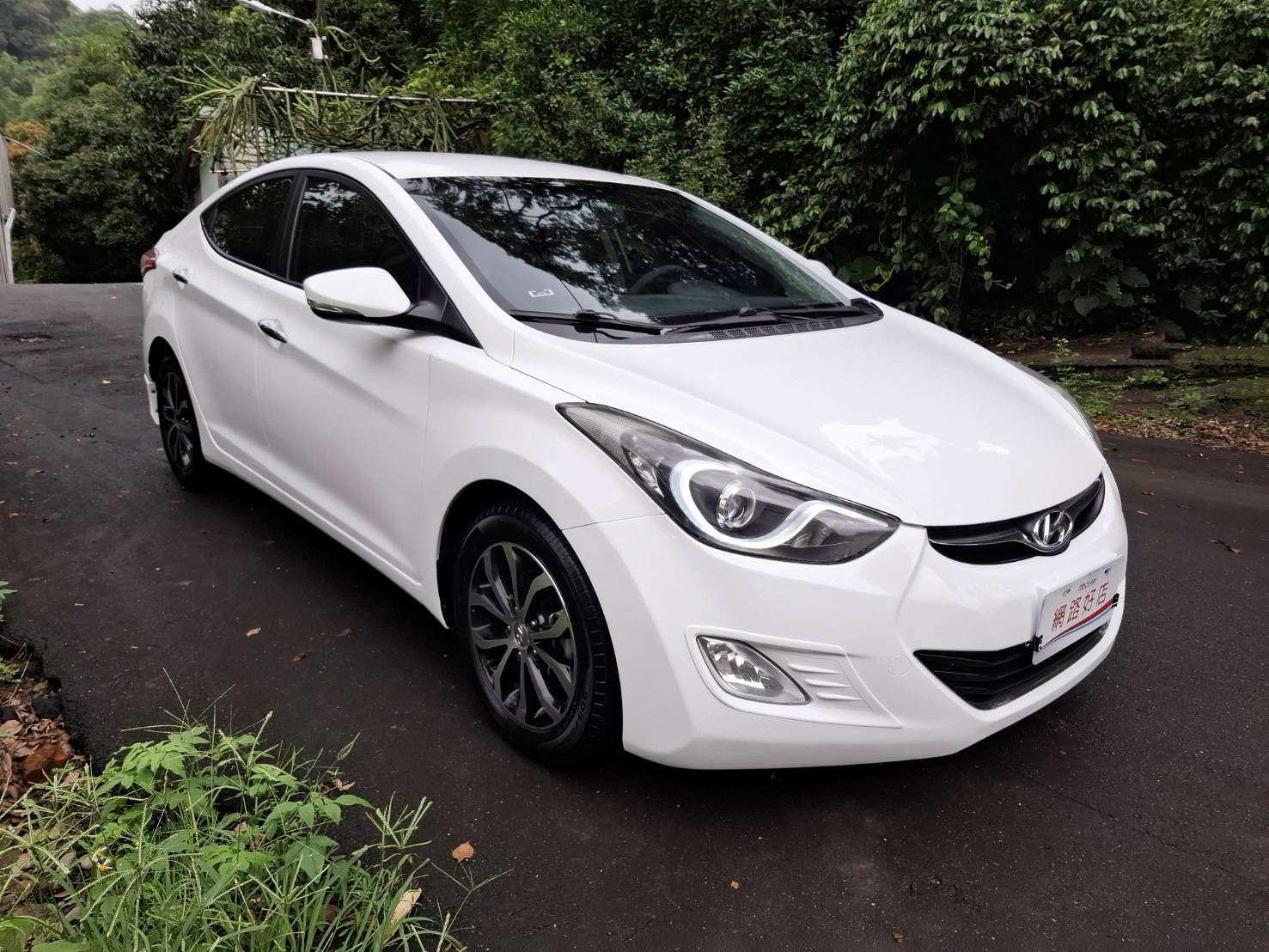 2014年HYUNDAI ELANTRA汽油1.8 漂亮美車~便宜代步~無須待修貸款專辦 強力過件 協助信用瑕疵者辦理貸款 歡迎預約賞車LINEgoo5168洽 0912-423-585 宋小姐  第2張相片