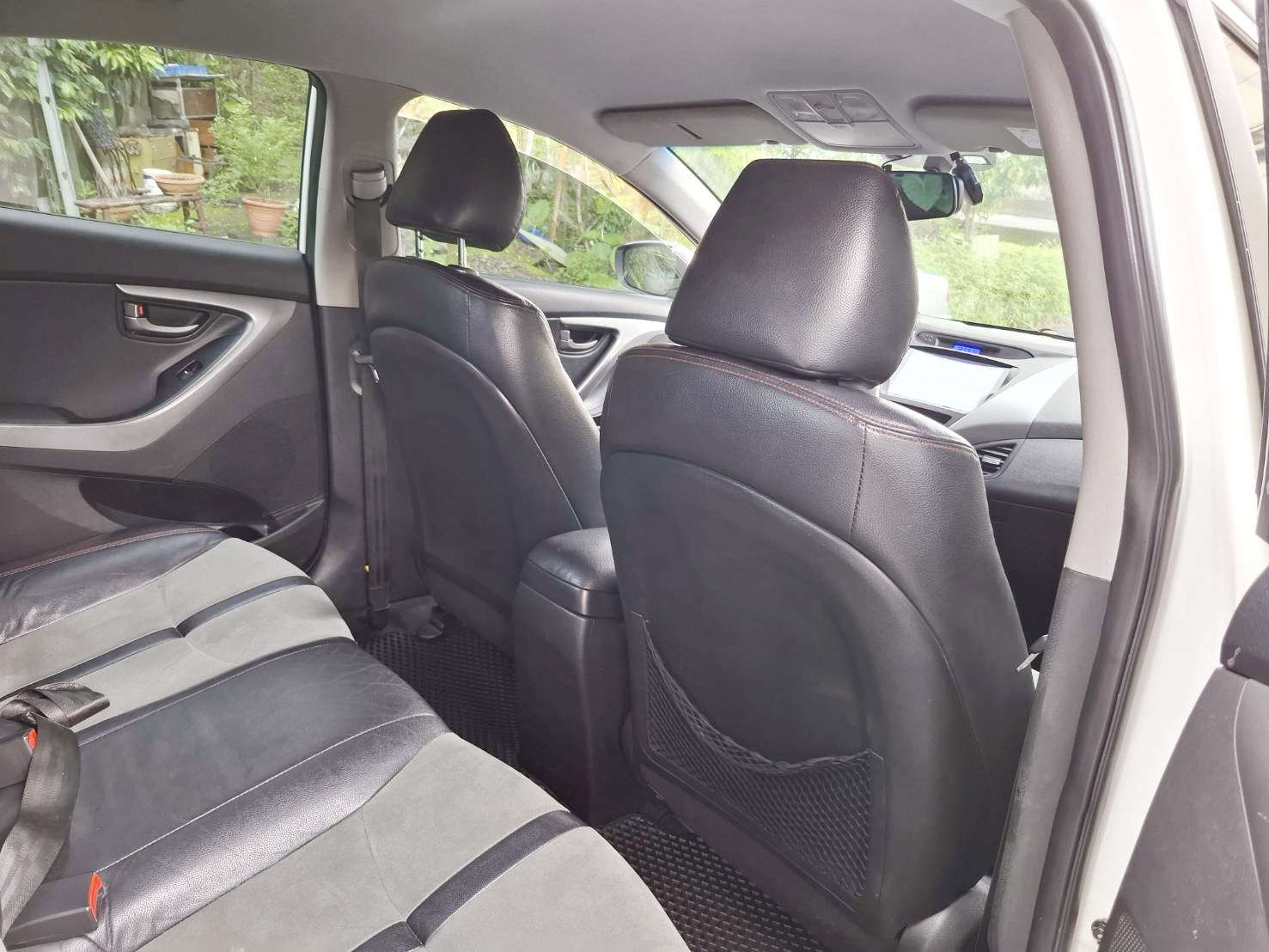 2014年HYUNDAI ELANTRA汽油1.8 漂亮美車~便宜代步~無須待修貸款專辦 強力過件 協助信用瑕疵者辦理貸款 歡迎預約賞車LINEgoo5168洽 0912-423-585 宋小姐  第10張相片