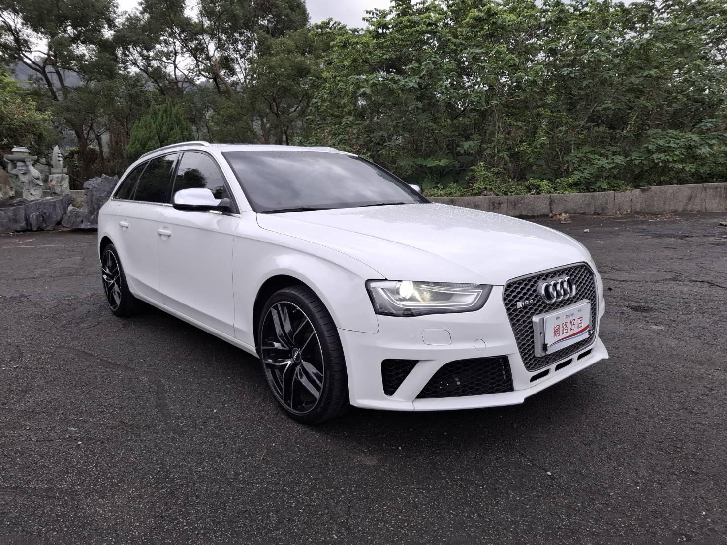 2013年奧迪A4 Avant 1.8 TFSI 手自排CVT8速  前輪驅動 貸款專辦 強力過件 協助信用瑕疵者辦理貸款歡迎預約賞車 洽:0912-423-585 宋小姐 LINE: goo5168  第2張相片