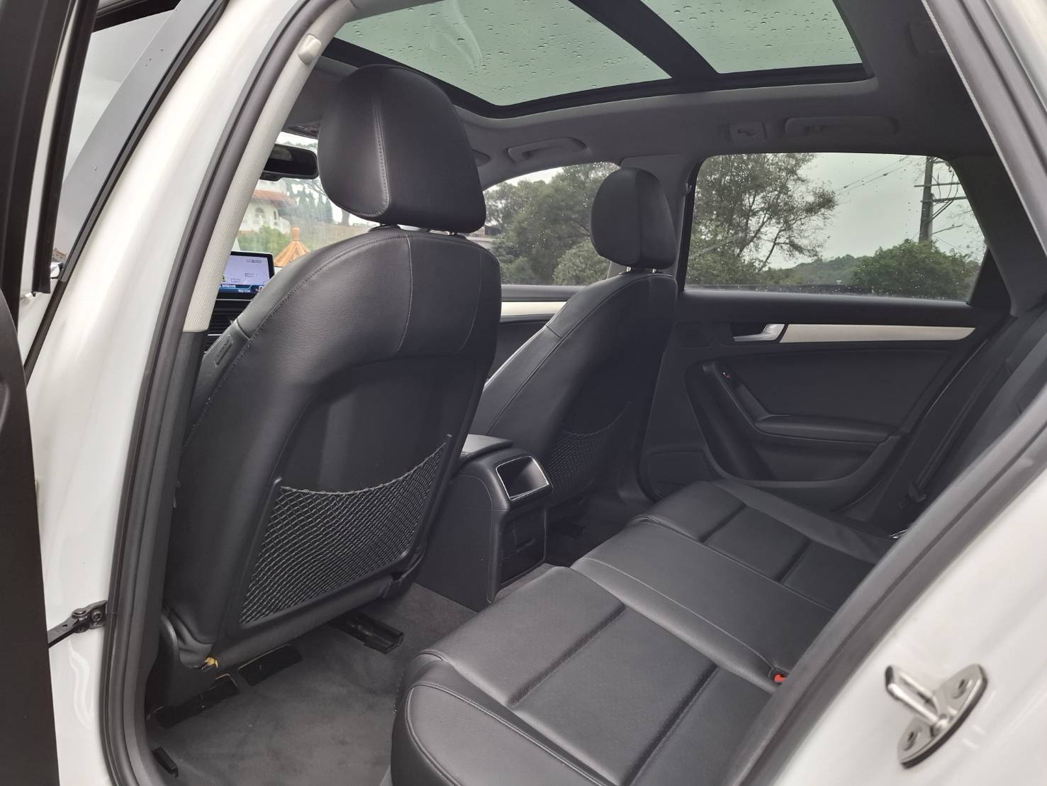 2013年奧迪A4 Avant 1.8 TFSI 手自排CVT8速  前輪驅動 貸款專辦 強力過件 協助信用瑕疵者辦理貸款歡迎預約賞車 洽:0912-423-585 宋小姐 LINE: goo5168  第7張相片