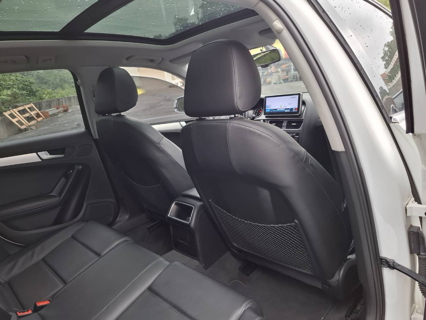 2013年奧迪A4 Avant 1.8 TFSI 手自排CVT8速  前輪驅動 貸款專辦 強力過件 協助信用瑕疵者辦理貸款歡迎預約賞車 洽:0912-423-585 宋小姐 LINE: goo5168  第9張相片