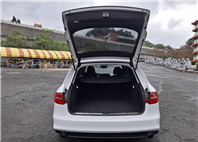 2013年奧迪A4 Avant 1.8 TFSI 手自排CVT8速  前輪驅動 貸款專辦 強力過件 協助信用瑕疵者辦理貸款歡迎預約賞車 洽:0912-423-585 宋小姐 LINE: goo5168  第10張縮圖