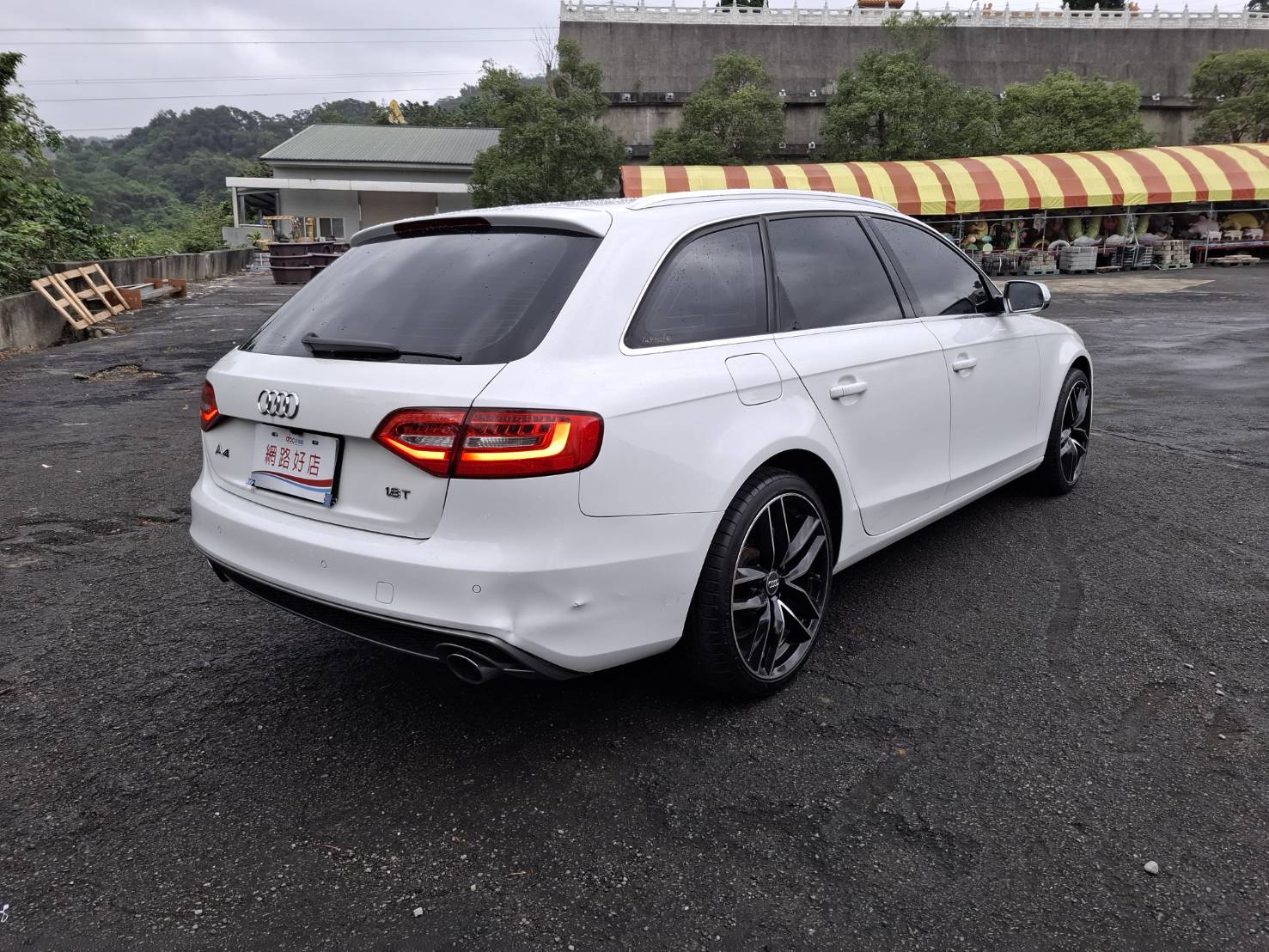 2013年奧迪A4 Avant 1.8 TFSI 手自排CVT8速  前輪驅動 貸款專辦 強力過件 協助信用瑕疵者辦理貸款歡迎預約賞車 洽:0912-423-585 宋小姐 LINE: goo5168  第15張相片