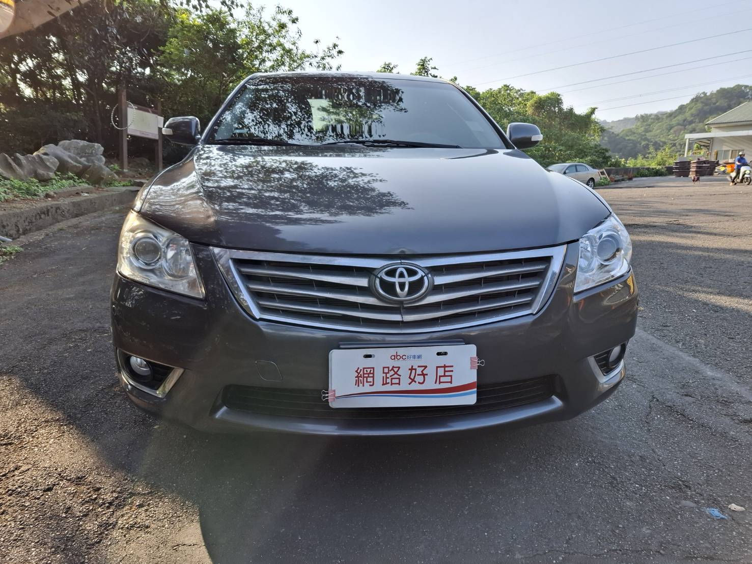 2010年TOYOTA CAMRY 2.4 頂配停放室內~正常保養~內裝無異味 好開好停~行駛方便~為你遮風擋雨 貸款專辦  強力過件歡迎來店賞車 LINE :  goo5168 歡迎洽: 0912-423-585 宋小姐  第8張相片