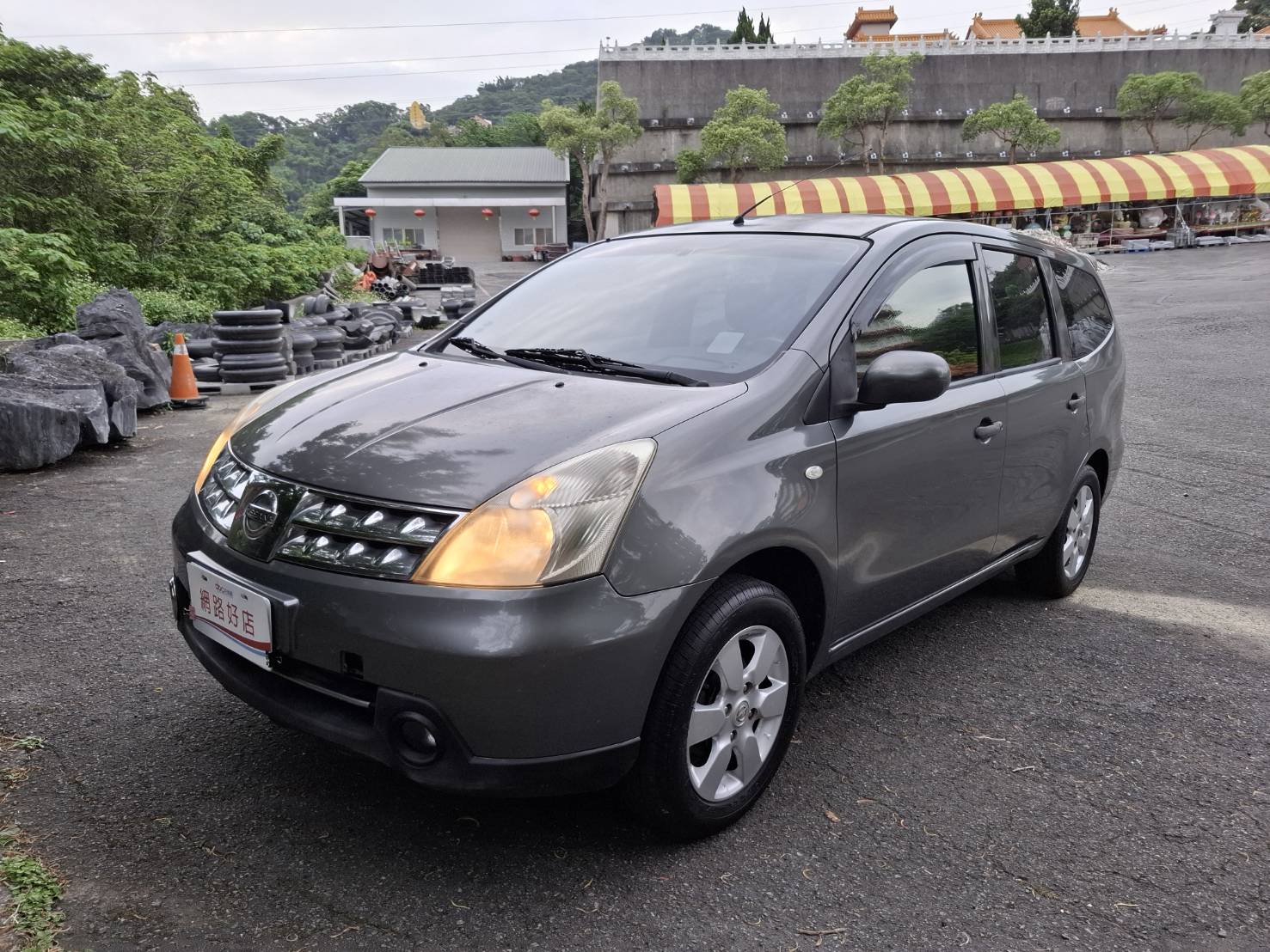 2011年NISSAN LIVINA 1.8 省油7人座車 實用便宜超大空間想跑市場做個小生意~或是露營都不是問題 經濟實惠 歡迎來電預約賞車LINE goo5168 洽0912-423-585 宋小姐 貸款專辦 強力過件協助辦理貸款  第1張相片