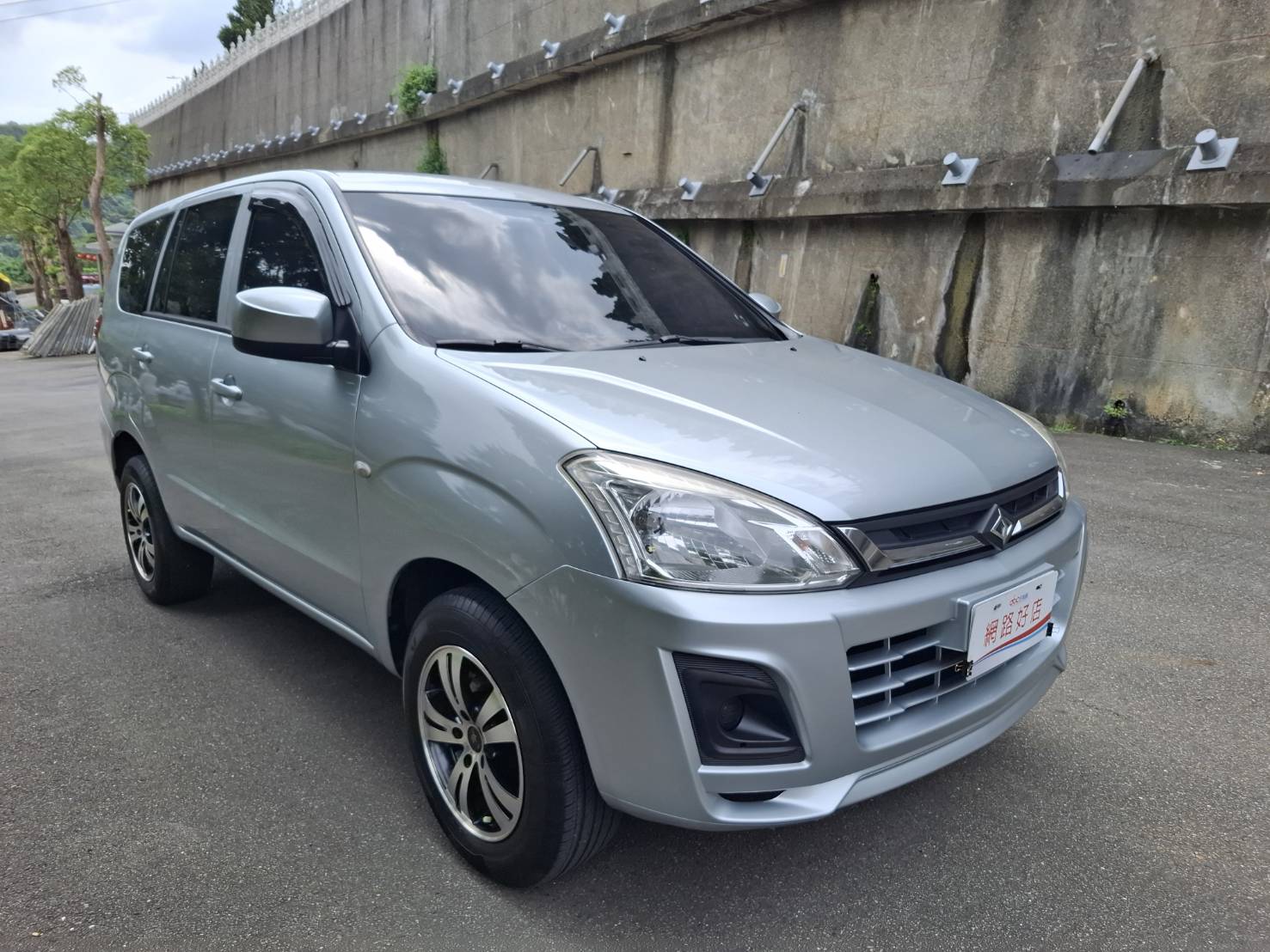 2018年 三菱 ZINGER 原車原版件~空間大 工作休閒皆可 歡迎預約賞車 #LINE goo5168 洽 : 0912-423-585 宋小姐貸款專辦 強力過件 協助信用瑕疵者辦理貸款  第2張相片