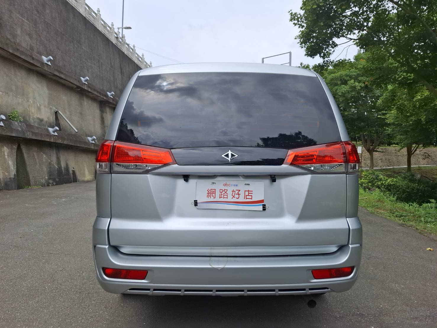 2018年 三菱 ZINGER 原車原版件~空間大 工作休閒皆可 歡迎預約賞車 #LINE goo5168 洽 : 0912-423-585 宋小姐貸款專辦 強力過件 協助信用瑕疵者辦理貸款  第13張相片