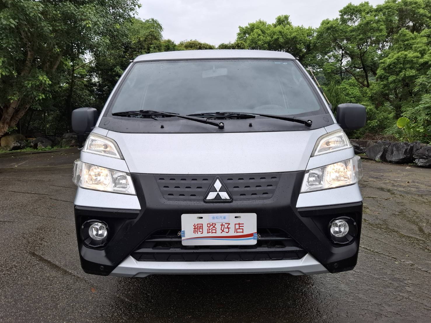 2020年三菱 DELICA 2.4 自排 8人座空間大、載人又載物 立即私訊 搶先賞車 LINE：goo5168 洽詢電話：0912423585 宋小姐 貸款專辦，強力過件！讓你無後顧之憂，輕鬆駕駛  第13張相片