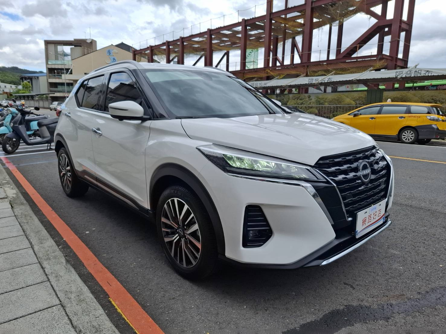 2023年 NISSAN KICKS 旗艦版超帥流線設計LINE：goo5168  洽詢電話：0912423585 宋小姐 貸款專辦，強力過件！  第2張相片