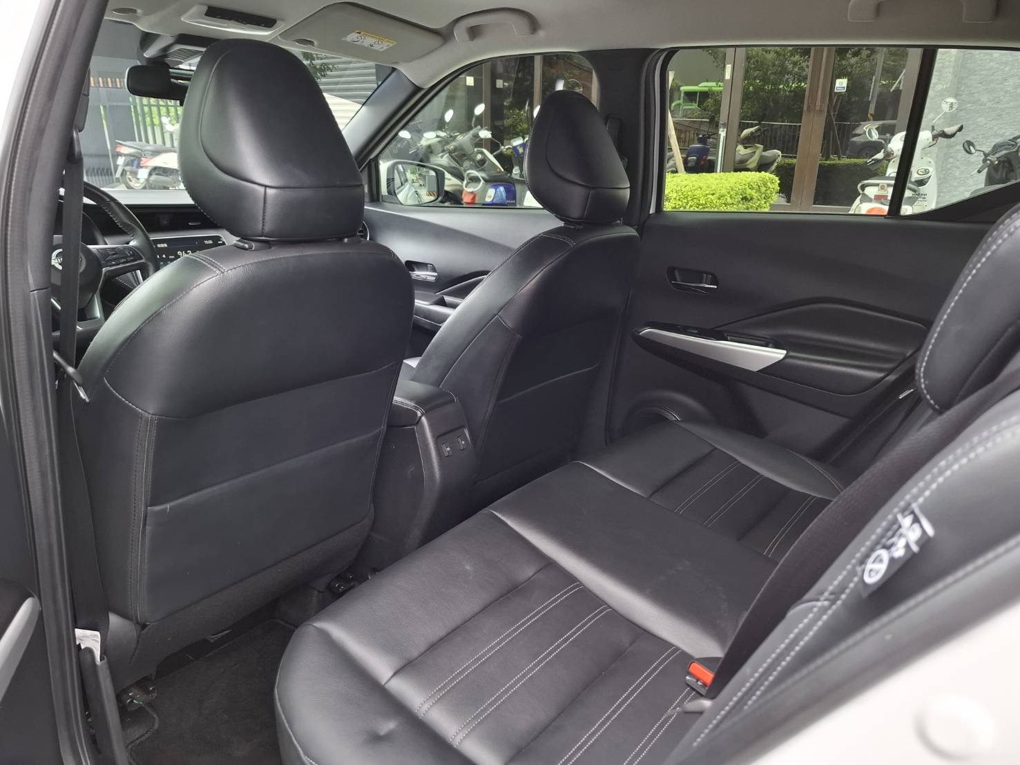 2023年 NISSAN KICKS 旗艦版超帥流線設計LINE：goo5168  洽詢電話：0912423585 宋小姐 貸款專辦，強力過件！  第6張相片