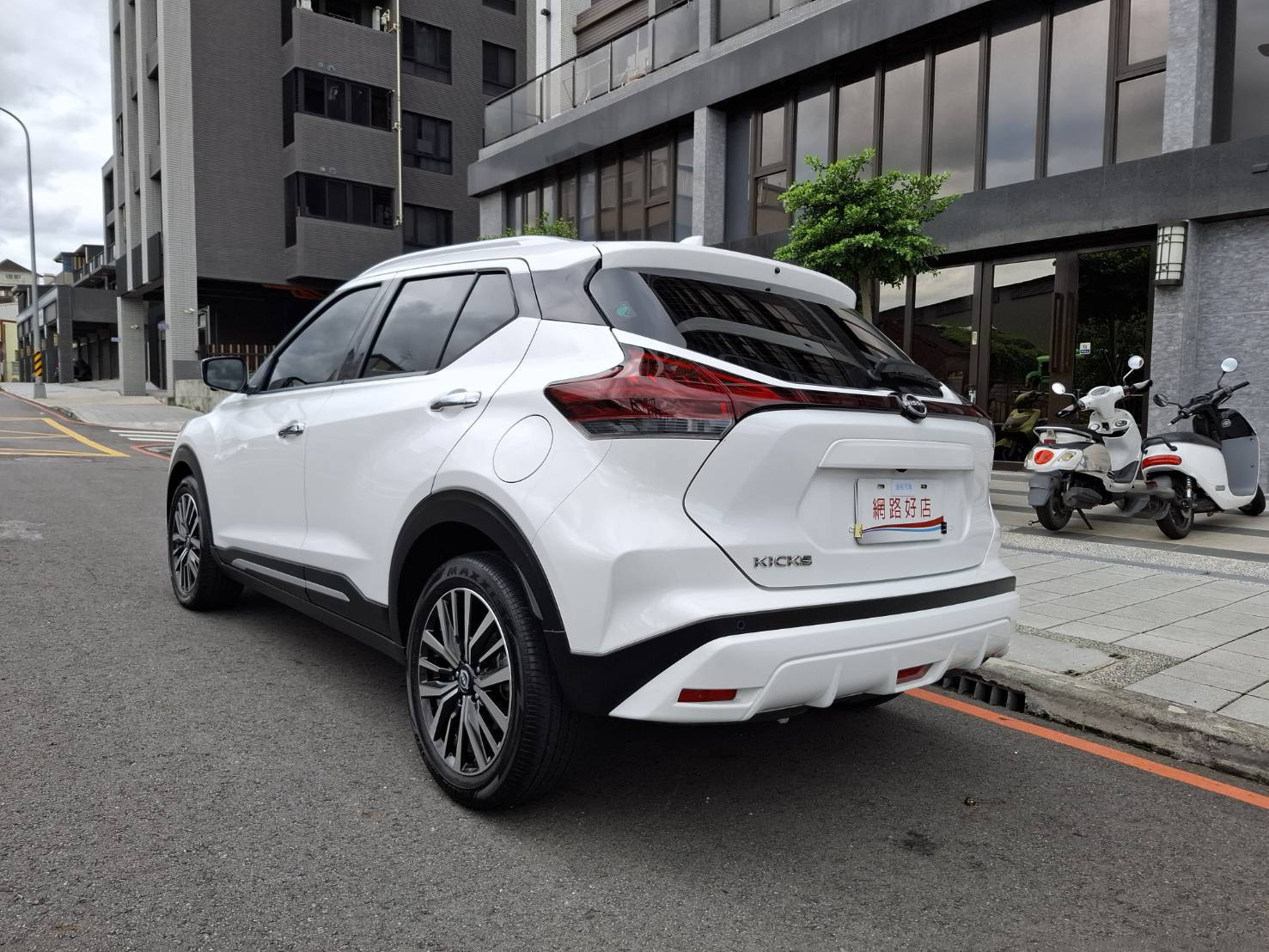 2023年 NISSAN KICKS 旗艦版超帥流線設計LINE：goo5168  洽詢電話：0912423585 宋小姐 貸款專辦，強力過件！  第12張相片