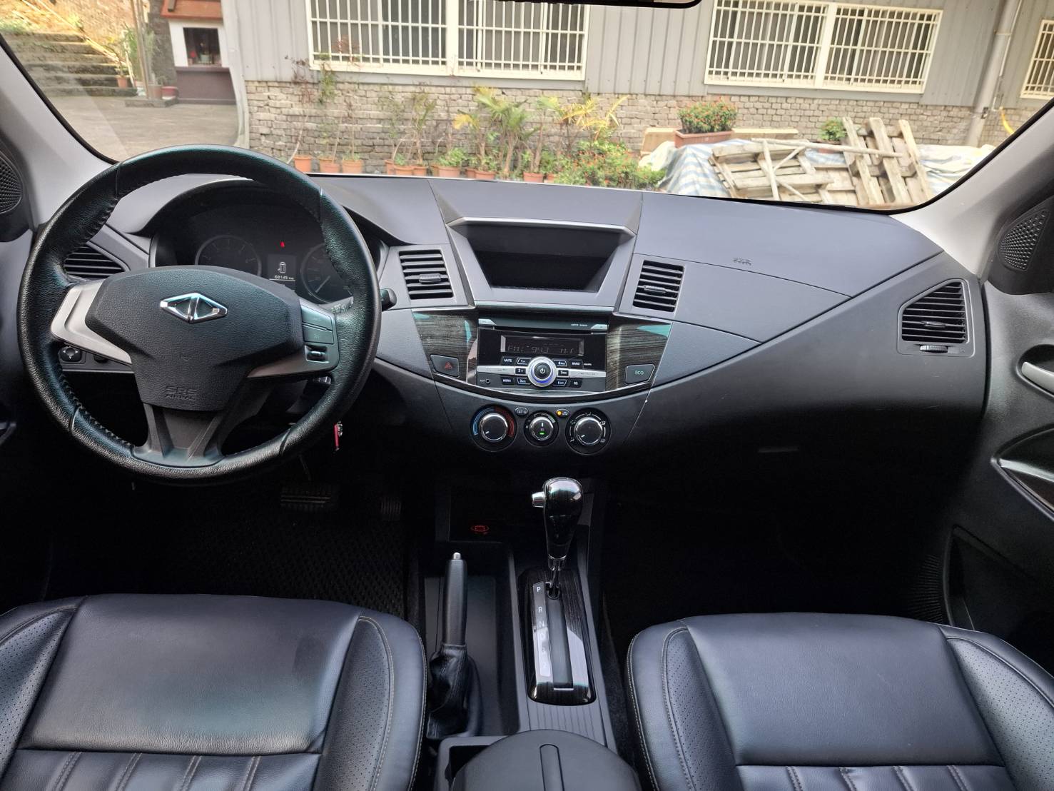 2020年 三菱 ZINGER 精緻型 客貨兩用五人座 超大空間貸款專辦 強力過件洽：0912423585 宋小姐  第4張相片