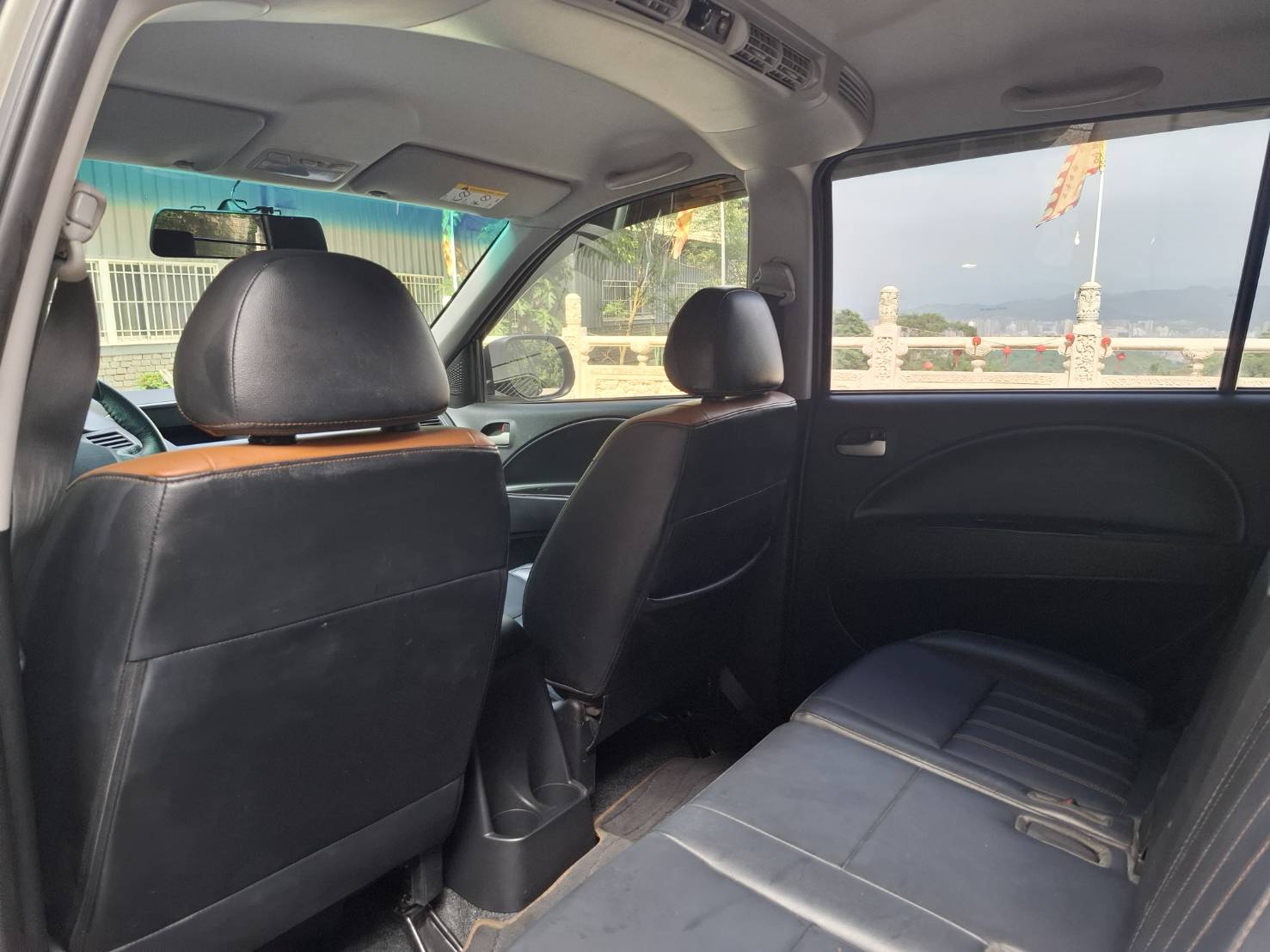 2020年 三菱 ZINGER 精緻型 客貨兩用五人座 超大空間貸款專辦 強力過件洽：0912423585 宋小姐  第6張相片