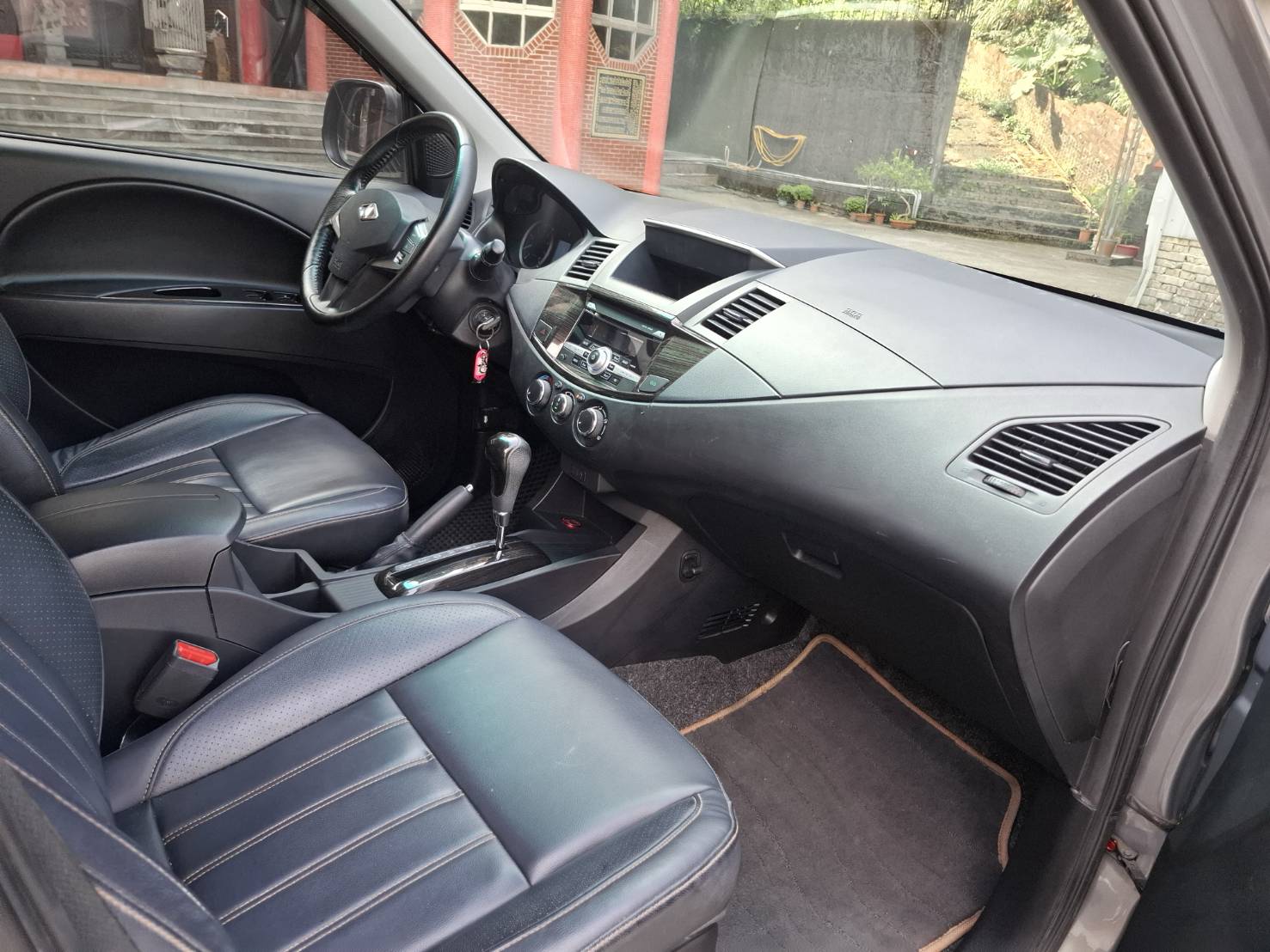 2020年 三菱 ZINGER 精緻型 客貨兩用五人座 超大空間貸款專辦 強力過件洽：0912423585 宋小姐  第7張相片