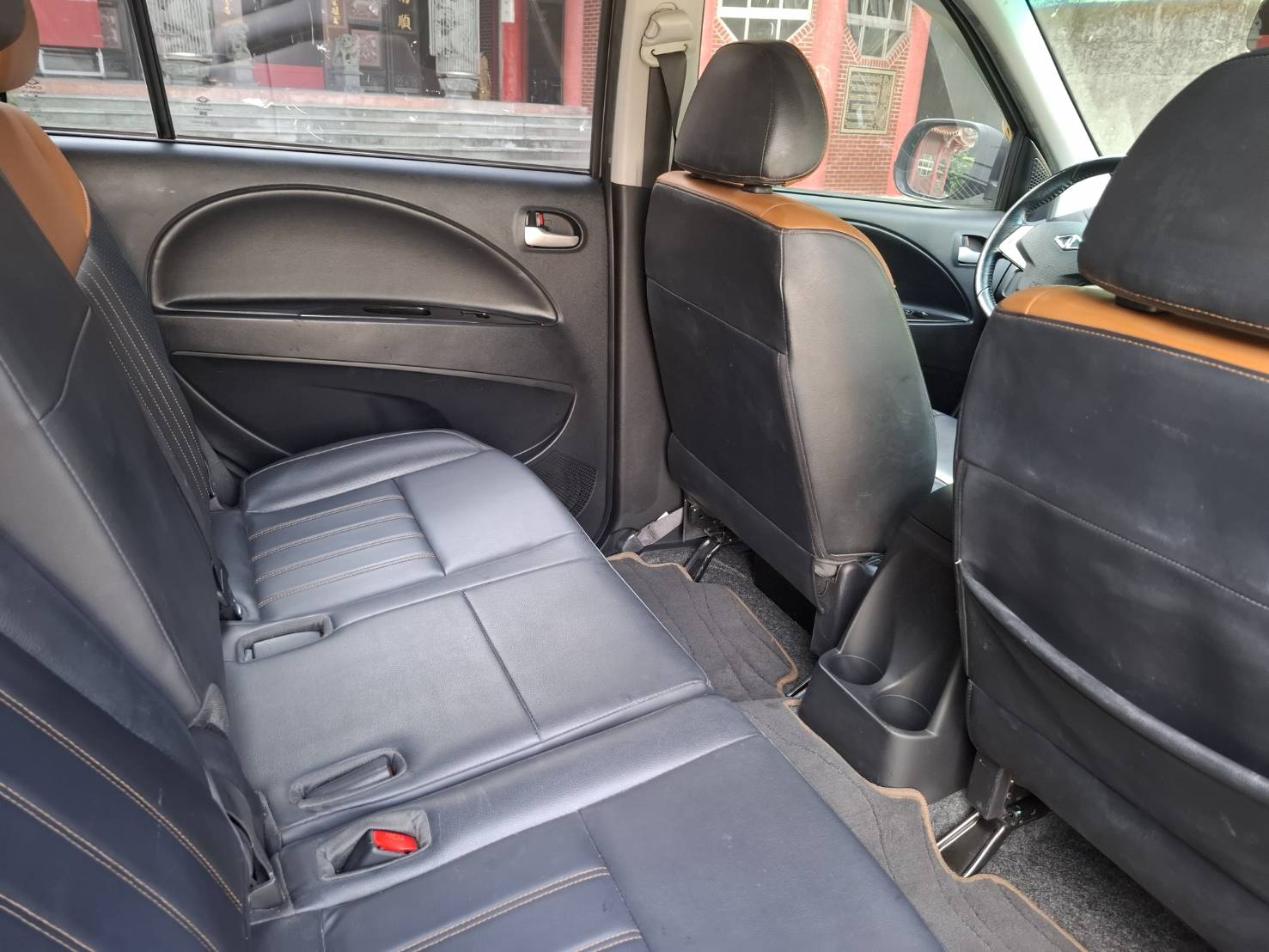 2020年 三菱 ZINGER 精緻型 客貨兩用五人座 超大空間貸款專辦 強力過件洽：0912423585 宋小姐  第8張相片