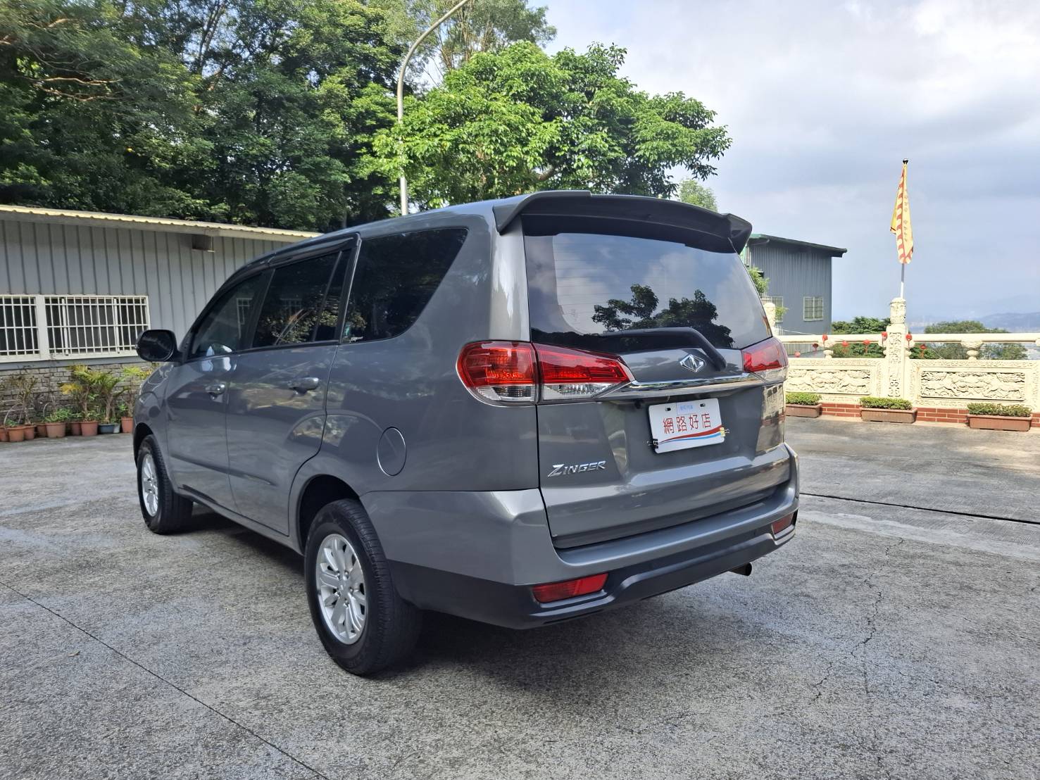 2020年 三菱 ZINGER 精緻型 客貨兩用五人座 超大空間貸款專辦 強力過件洽：0912423585 宋小姐  第12張相片