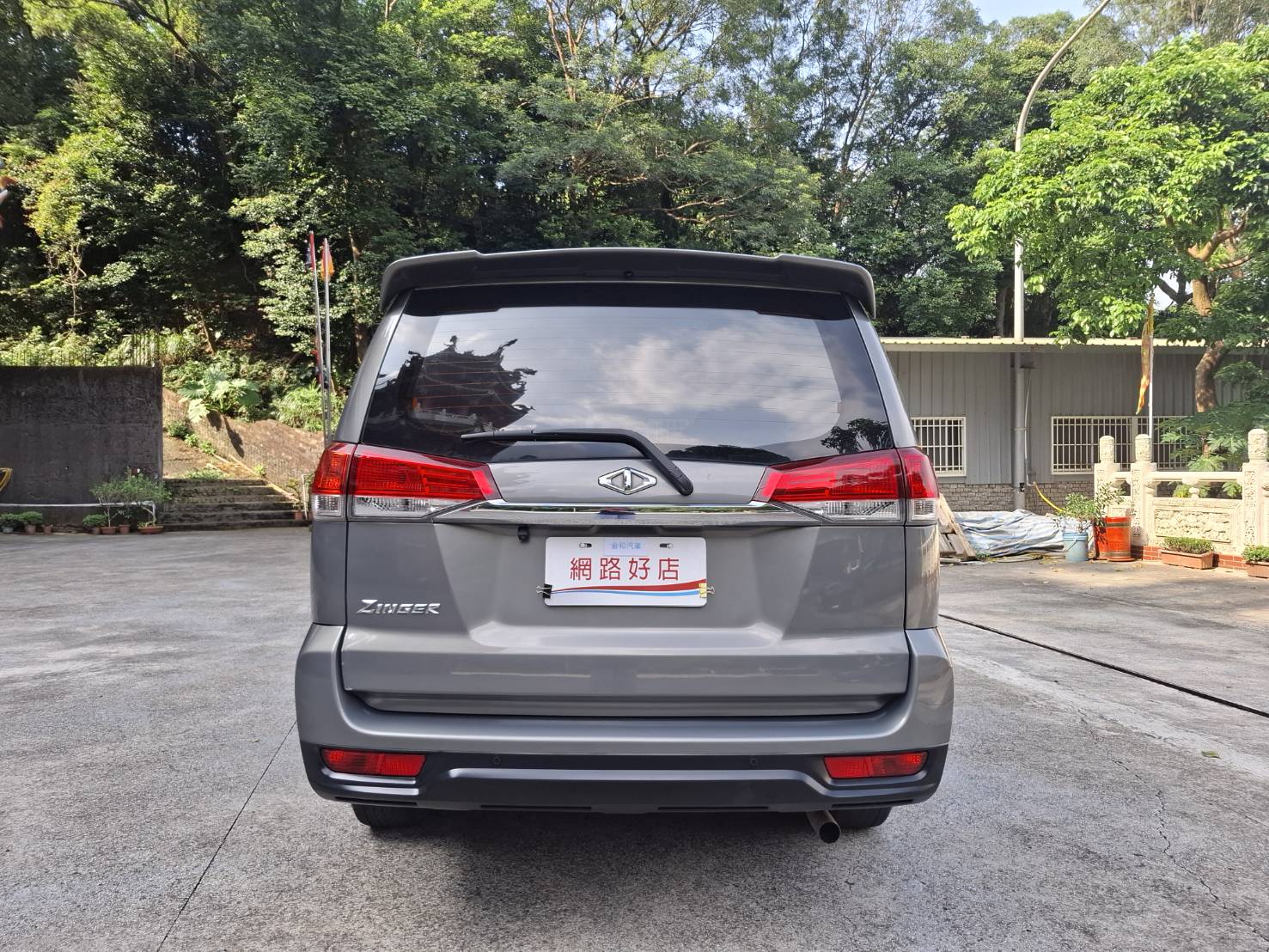 2020年 三菱 ZINGER 精緻型 客貨兩用五人座 超大空間貸款專辦 強力過件洽：0912423585 宋小姐  第13張相片