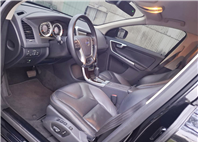 12年 VOLVO XC60 T5 旗艦版 黑色霸氣上市 渦輪 T5 動力 旗艦配備 北歐安全 一次到位，質感直接升級！ 渦輪增壓動力，順暢好開、推力飽滿私訊/留言預約賞車，LINE：goo5168 洽詢電話：0912423585 宋小姐  第5張縮圖