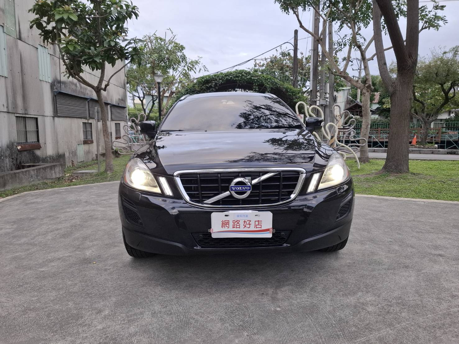12年 VOLVO XC60 T5 旗艦版 黑色霸氣上市 渦輪 T5 動力 旗艦配備 北歐安全 一次到位，質感直接升級！ 渦輪增壓動力，順暢好開、推力飽滿私訊/留言預約賞車，LINE：goo5168 洽詢電話：0912423585 宋小姐  第14張相片
