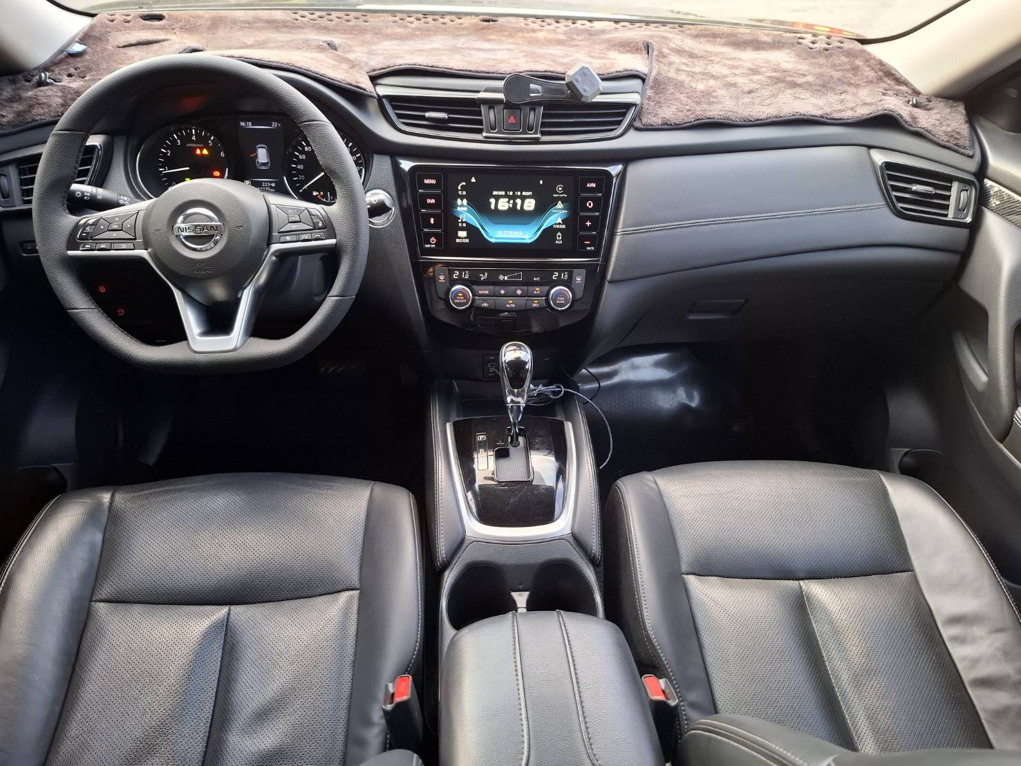 2022年 NISSAN X-TRAIL 智行版 黑色外觀，時尚又動感 ACC全速域自動巡航、360環景影像、盲點偵測，讓您的駕駛更安全LINE：goo5168 洽詢電話：0912423585 宋小姐貸款專辦，強力過件   第3張相片