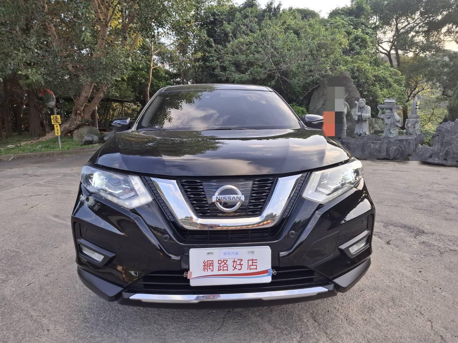 2022年 NISSAN X-TRAIL 智行版 黑色外觀，時尚又動感 ACC全速域自動巡航、360環景影像、盲點偵測，讓您的駕駛更安全LINE：goo5168 洽詢電話：0912423585 宋小姐貸款專辦，強力過件   第7張相片