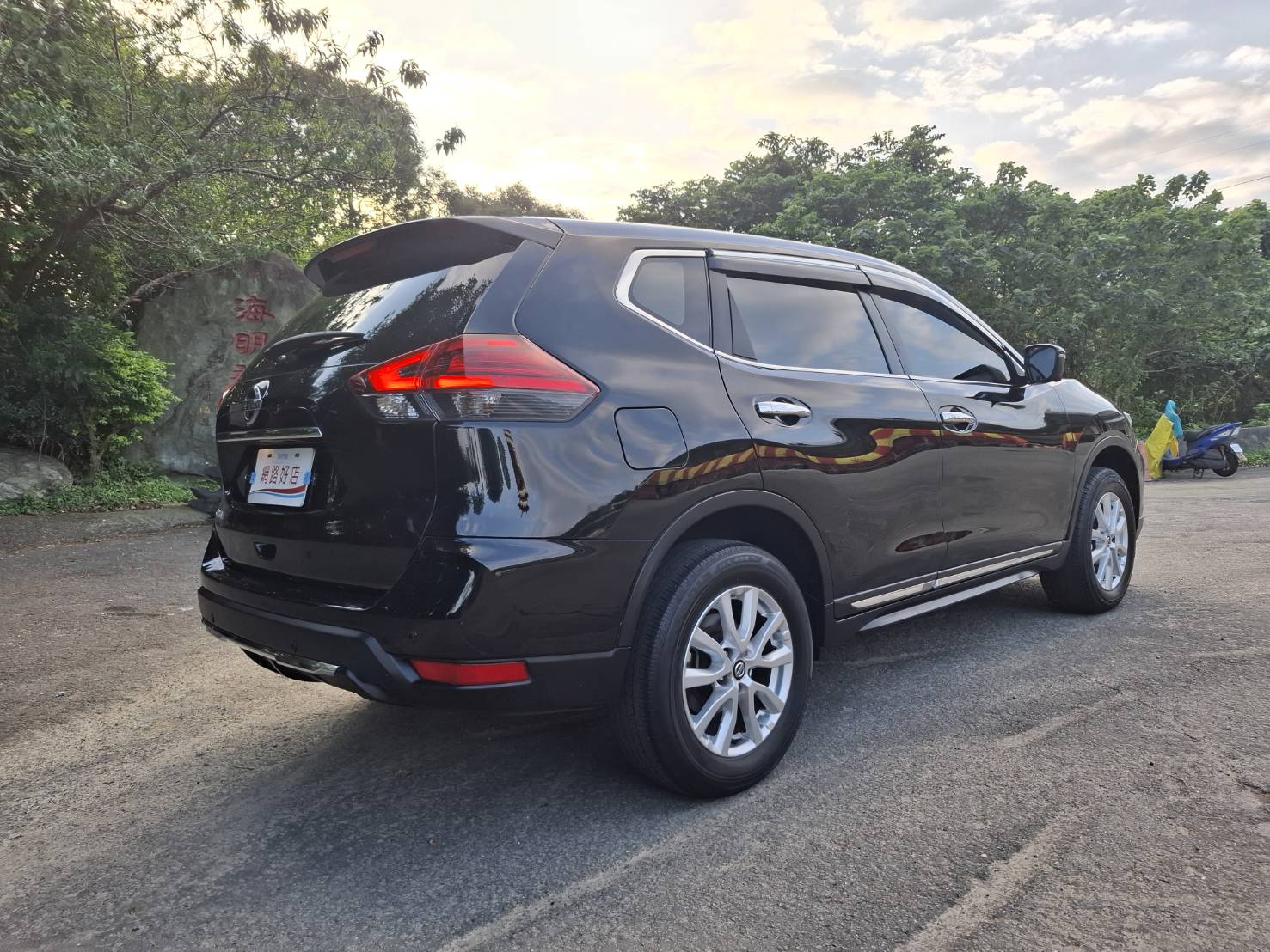 2022年 NISSAN X-TRAIL 智行版 黑色外觀，時尚又動感 ACC全速域自動巡航、360環景影像、盲點偵測，讓您的駕駛更安全LINE：goo5168 洽詢電話：0912423585 宋小姐貸款專辦，強力過件   第13張相片