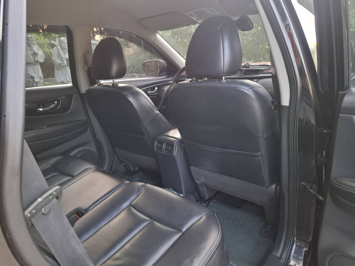 2022年 NISSAN X-TRAIL 智行版 黑色外觀，時尚又動感 ACC全速域自動巡航、360環景影像、盲點偵測，讓您的駕駛更安全LINE：goo5168 洽詢電話：0912423585 宋小姐貸款專辦，強力過件   第14張相片