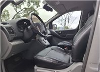 2018 HYUNDAI STAREX 2.5 柴油8人座 銀色・實在・耐用，就是生財工具 不靠外表花俏靠的是空間、耐操與成本效益 LINE：goo5168 洽詢電話：0912423585 宋小姐   第5張縮圖