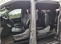 2018 HYUNDAI STAREX 2.5 柴油8人座 銀色・實在・耐用，就是生財工具 不靠外表花俏靠的是空間、耐操與成本效益 LINE：goo5168 洽詢電話：0912423585 宋小姐   第6張縮圖