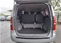 2018 HYUNDAI STAREX 2.5 柴油8人座 銀色・實在・耐用，就是生財工具 不靠外表花俏靠的是空間、耐操與成本效益 LINE：goo5168 洽詢電話：0912423585 宋小姐   第9張縮圖