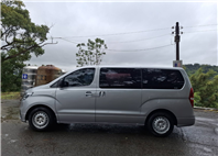 2018 HYUNDAI STAREX 2.5 柴油8人座 銀色・實在・耐用，就是生財工具 不靠外表花俏靠的是空間、耐操與成本效益 LINE：goo5168 洽詢電話：0912423585 宋小姐   第10張縮圖