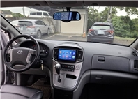 2018 HYUNDAI STAREX 2.5 柴油8人座 銀色・實在・耐用，就是生財工具 不靠外表花俏靠的是空間、耐操與成本效益 LINE：goo5168 洽詢電話：0912423585 宋小姐   第15張縮圖