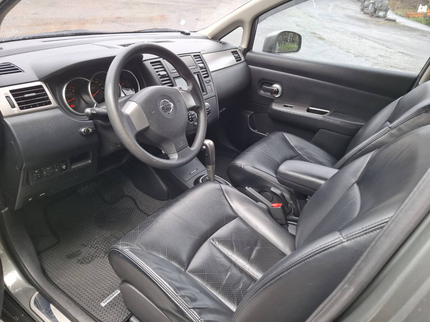 2012 年 NISSAN TIIDA 1.8 超值代步車釋出便宜又實用，找代步車一定要看這台LINE：goo5168  洽詢電話：0912423585 宋小姐 貸款專辦，強力過件  第4張相片