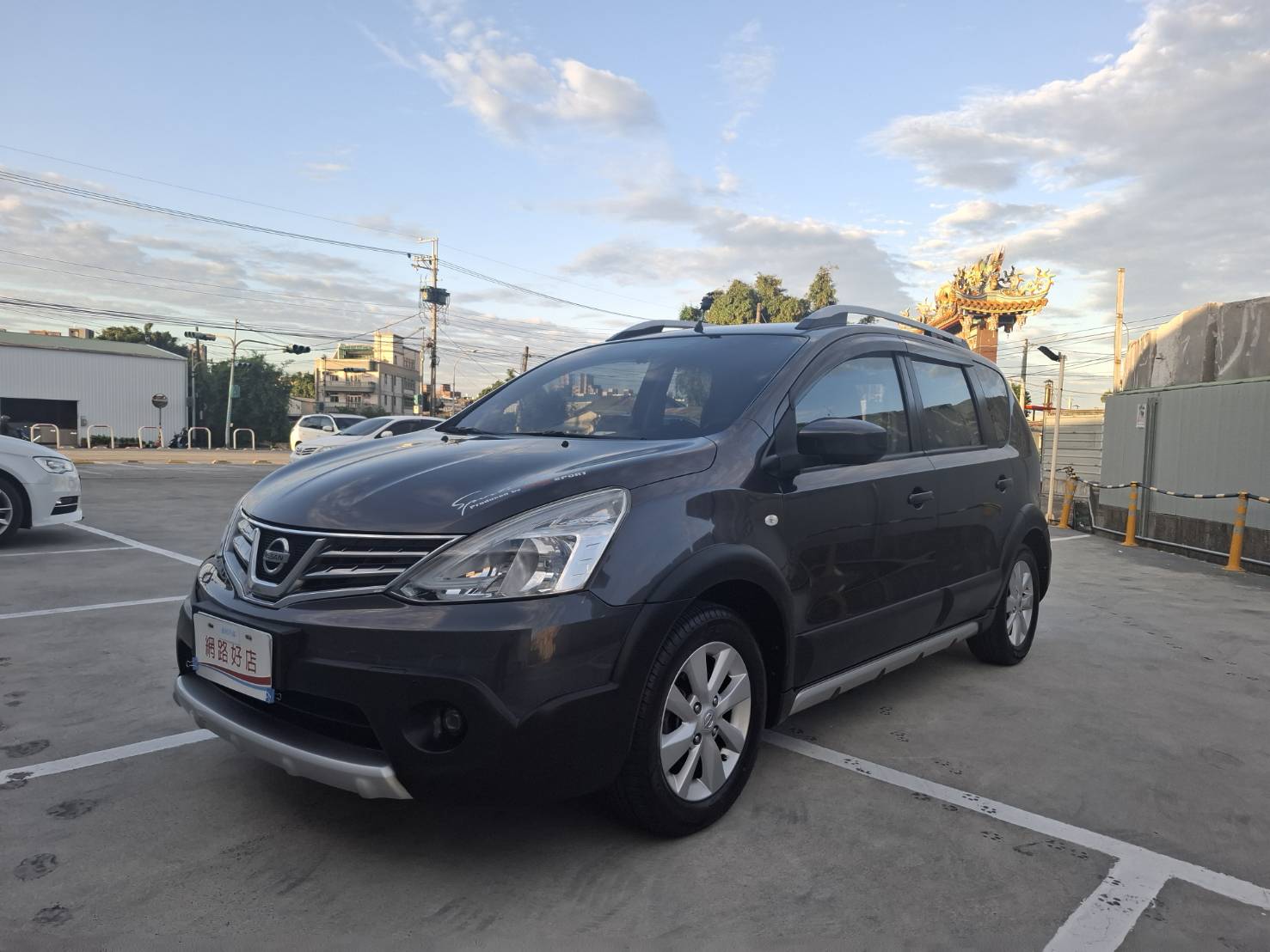 2015 年 NISSAN LIVINA 豪華版一手車 原廠正常保養 車況單純又安心 內裝乾淨漂亮，使用細心LINE：goo5168 洽詢電話：0912423585 宋小姐 貸款專辦，強力過件！  第1張相片