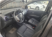 2015 年 NISSAN LIVINA 豪華版一手車 原廠正常保養 車況單純又安心 內裝乾淨漂亮，使用細心LINE：goo5168 洽詢電話：0912423585 宋小姐 貸款專辦，強力過件！  第5張縮圖