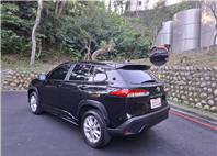 2021年 TOYOTA COROLLA CROSS 1.8黑色外觀，耐看又保值LINE：goo5168 洽詢電話：0912423585 宋小姐貸款專辦~強力過件  第12張縮圖