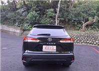 2021年 TOYOTA COROLLA CROSS 1.8黑色外觀，耐看又保值LINE：goo5168 洽詢電話：0912423585 宋小姐貸款專辦~強力過件  第13張縮圖