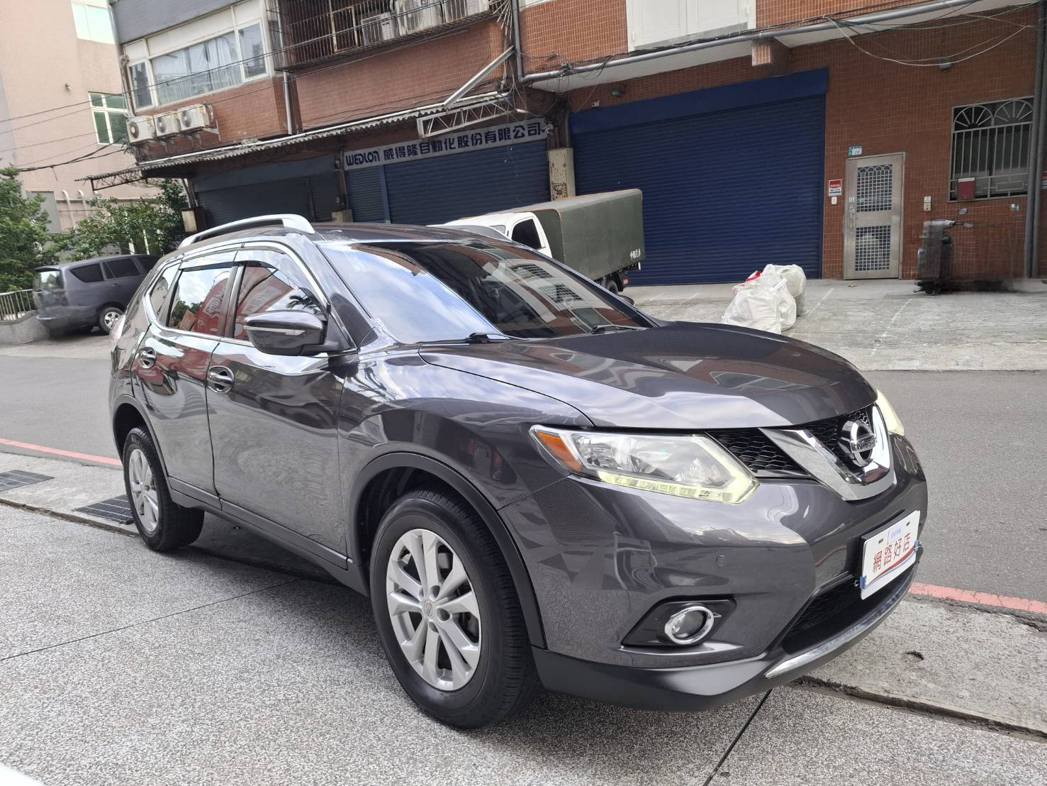 2017年 NISSAN X-TRAIL 2.0 大空間 高實用性 超值價格 出遊通勤一台搞定 立即私訊 搶先賞車LINE：goo5168 洽詢電話：0912423585 宋小姐 貸款專辦~強力過件  第2張相片