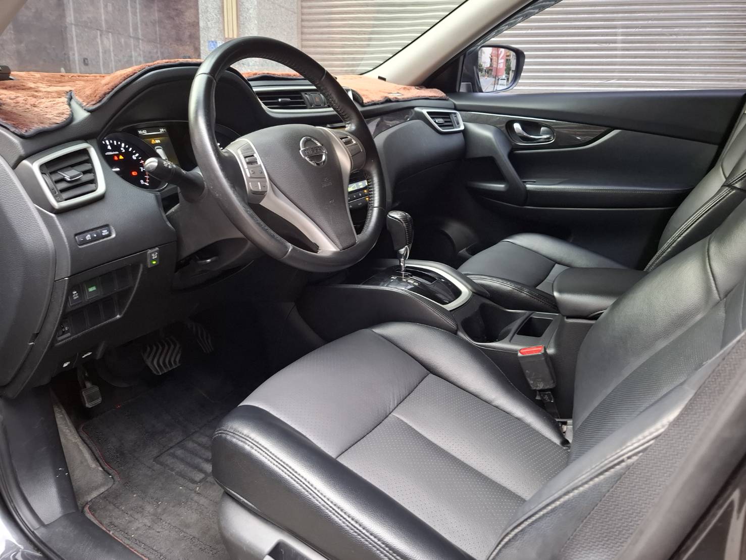 2017年 NISSAN X-TRAIL 2.0 大空間 高實用性 超值價格 出遊通勤一台搞定 立即私訊 搶先賞車LINE：goo5168 洽詢電話：0912423585 宋小姐 貸款專辦~強力過件  第5張相片