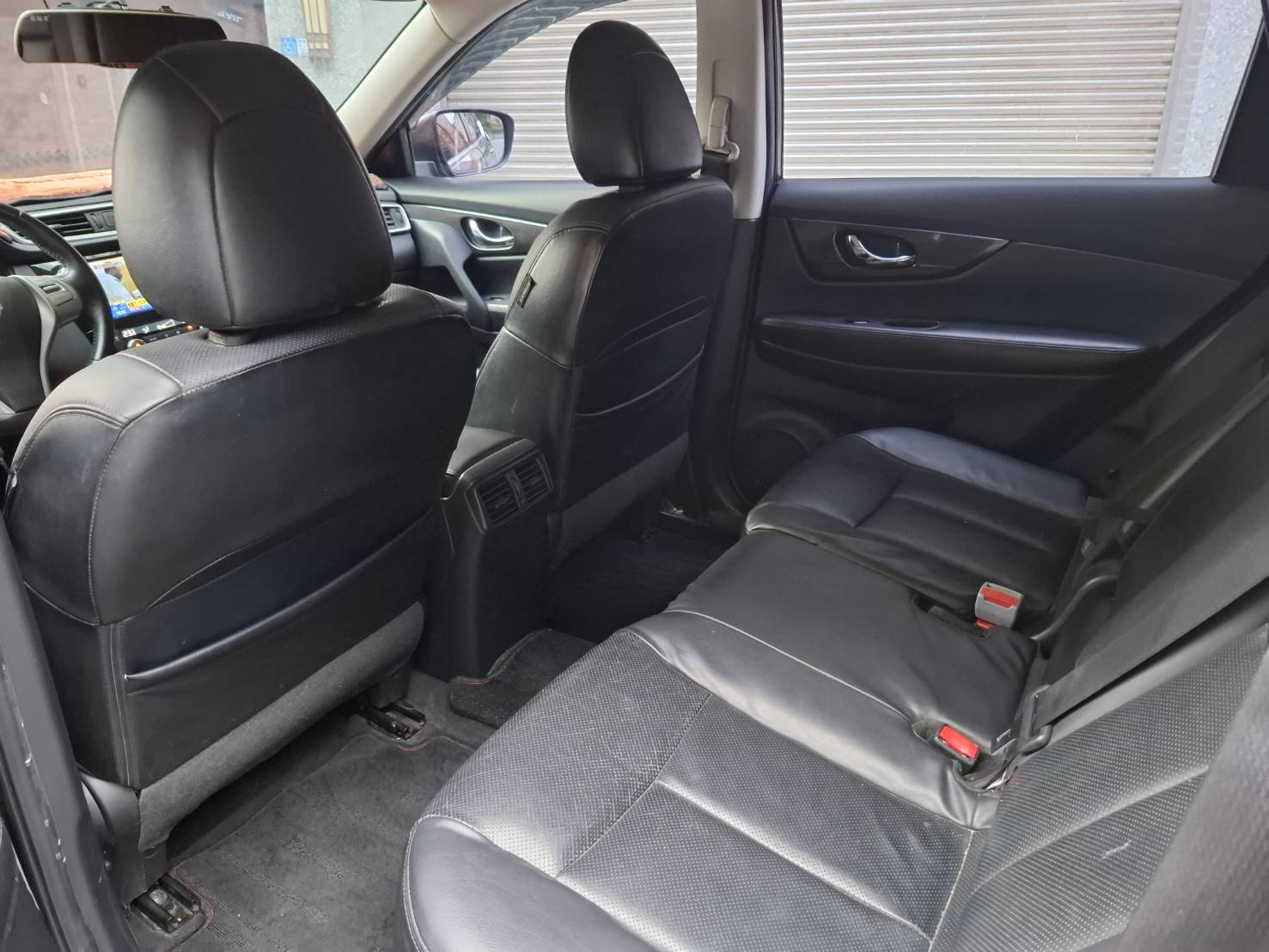 2017年 NISSAN X-TRAIL 2.0 大空間 高實用性 超值價格 出遊通勤一台搞定 立即私訊 搶先賞車LINE：goo5168 洽詢電話：0912423585 宋小姐 貸款專辦~強力過件  第6張相片