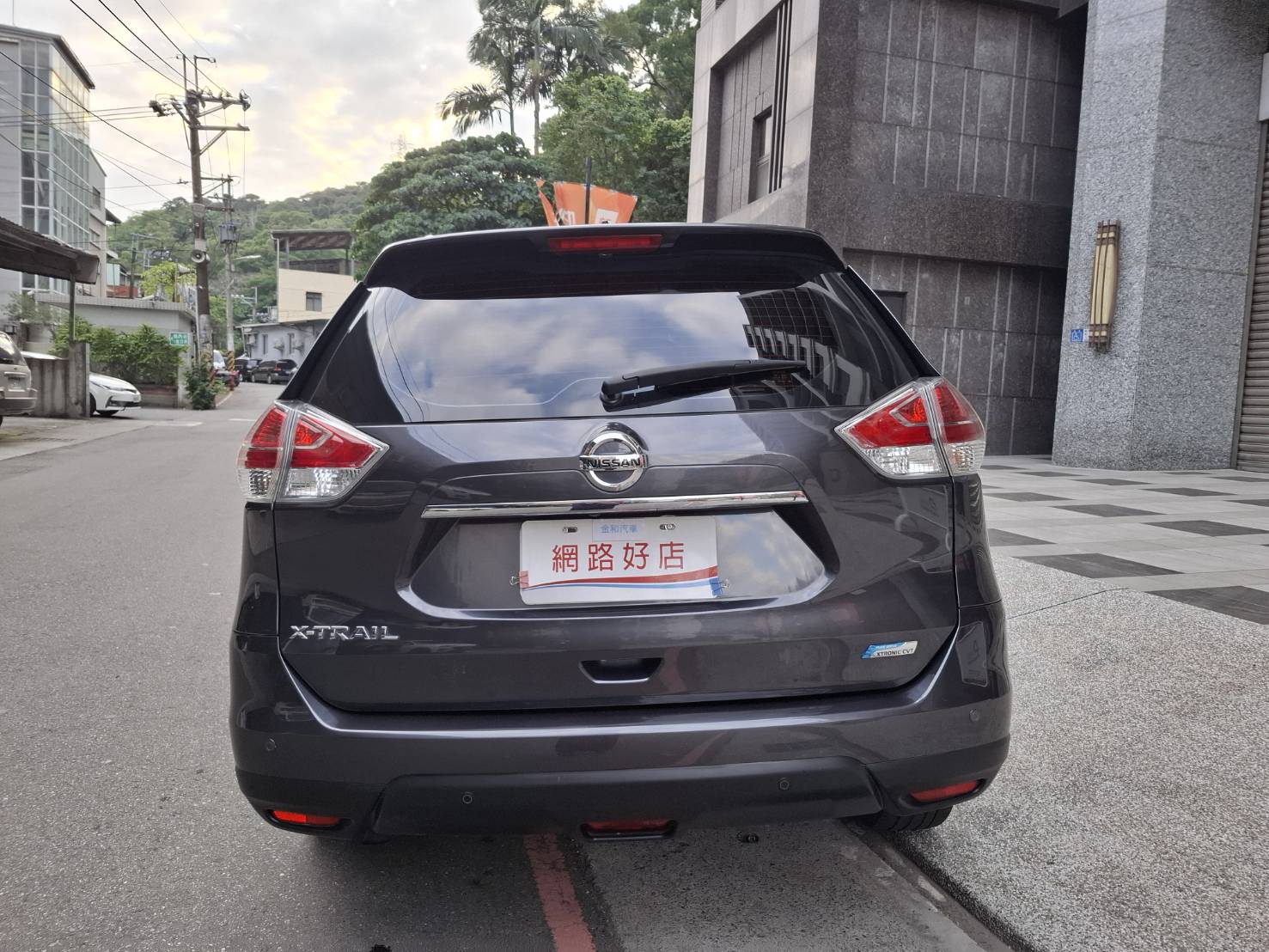 2017年 NISSAN X-TRAIL 2.0 大空間 高實用性 超值價格 出遊通勤一台搞定 立即私訊 搶先賞車LINE：goo5168 洽詢電話：0912423585 宋小姐 貸款專辦~強力過件  第16張相片