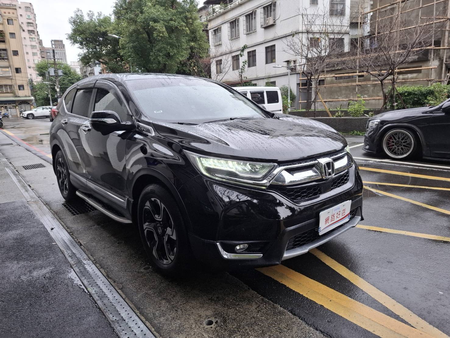 2018 HONDA CR-V ACC 主動跟車・循跡防滑 ABS 全家出門更安心  電尾門＋大空間，推車行李輕鬆放立即私訊  搶先賞車 LINE：goo5168 洽詢電話：0912423585 宋小姐貸款專辦~強力過  第2張相片