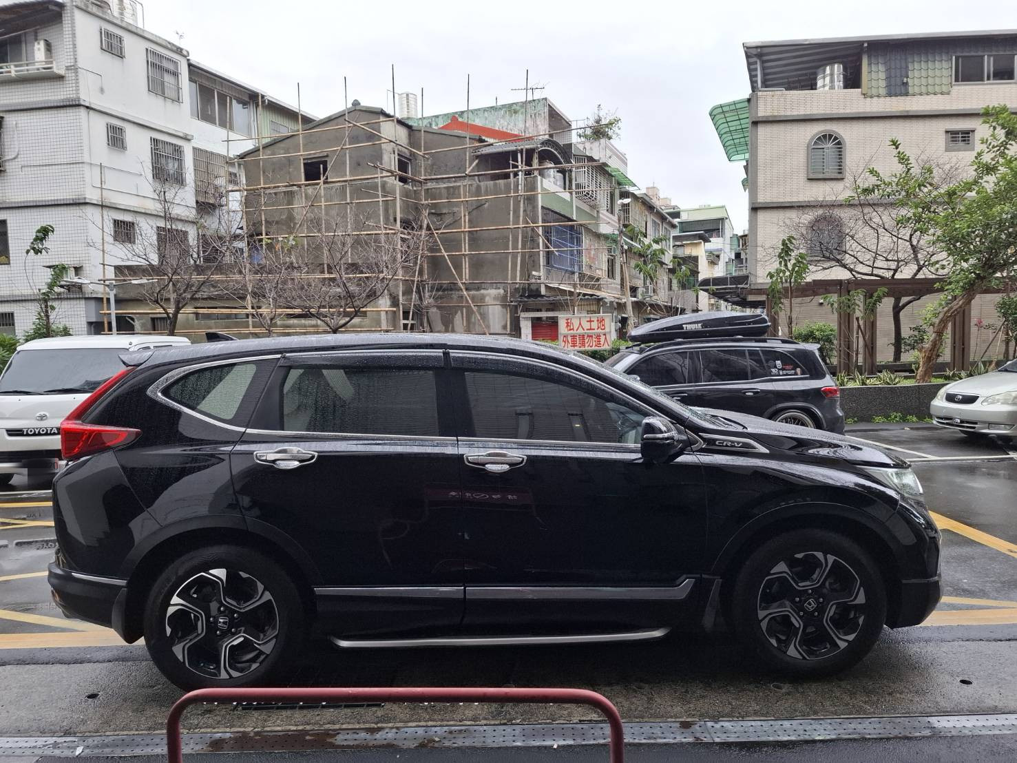 2018 HONDA CR-V ACC 主動跟車・循跡防滑 ABS 全家出門更安心  電尾門＋大空間，推車行李輕鬆放立即私訊  搶先賞車 LINE：goo5168 洽詢電話：0912423585 宋小姐貸款專辦~強力過  第12張相片