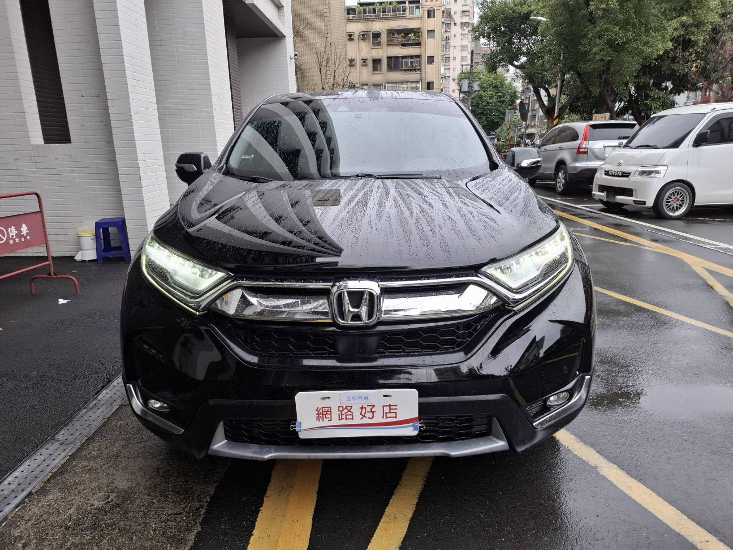 2018 HONDA CR-V ACC 主動跟車・循跡防滑 ABS 全家出門更安心  電尾門＋大空間，推車行李輕鬆放立即私訊  搶先賞車 LINE：goo5168 洽詢電話：0912423585 宋小姐貸款專辦~強力過  第16張相片