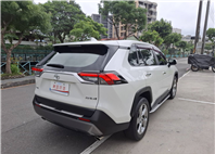 2019 TOYOTA RAV4 熱門首選 安全・耐用・保值 一台很多人都在找的休旅車。空間大、安全高、省油耐用，RAV4 一直都是家庭休旅人氣王！ 歡迎私訊 / 電洽預約賞車  LINE：goo5168  0912-423-585宋小姐  第15張縮圖
