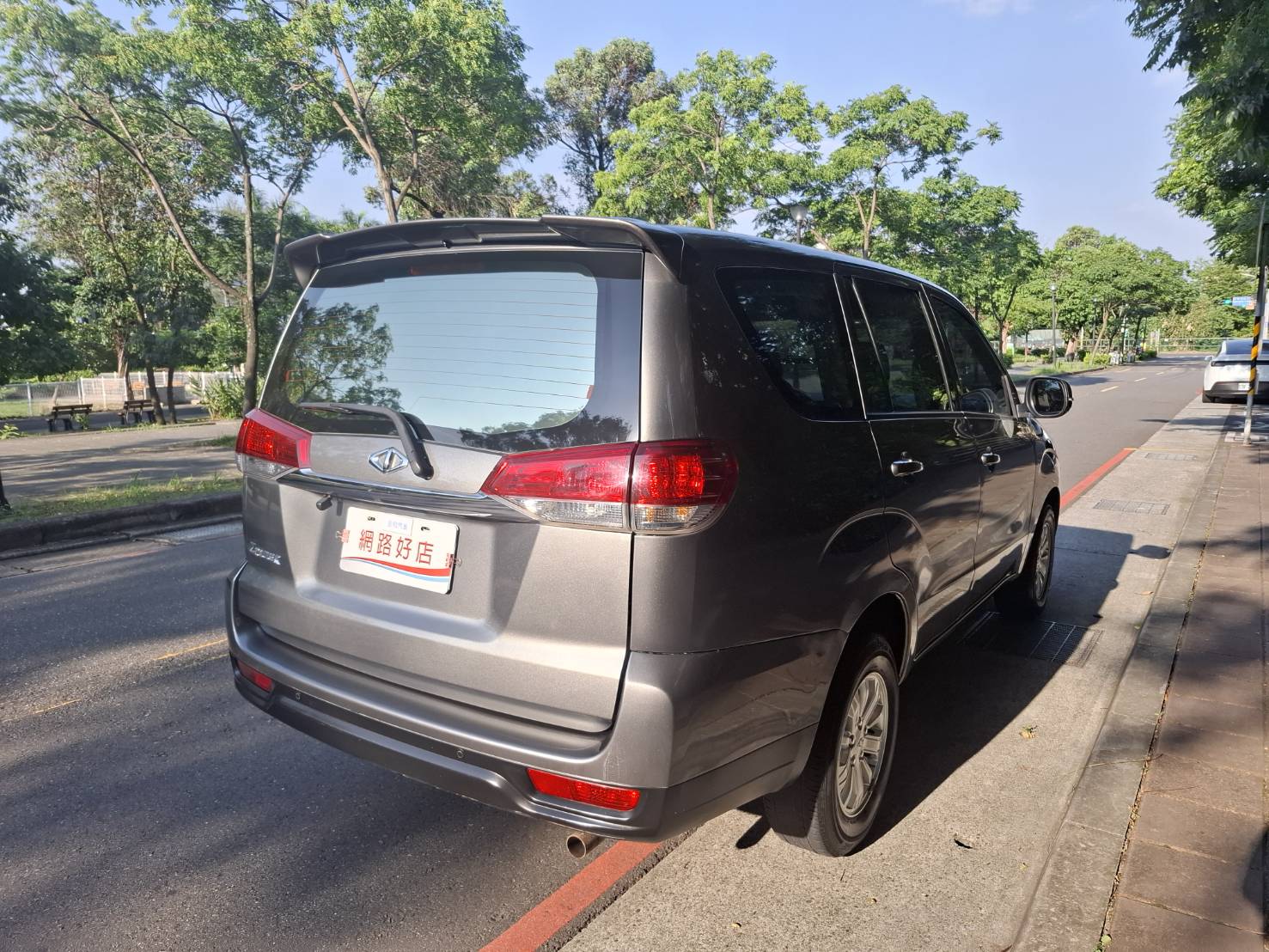 2023年 MITSUBISHI ZINGER 僅跑 3萬5千公里 車況優 超大空間 家庭工作都適合 保值耐用 代步 商用兩相宜 預約賞車LINE：goo5168 洽詢電話：0912423585 宋小姐 貸款專辦強力過件    第13張相片