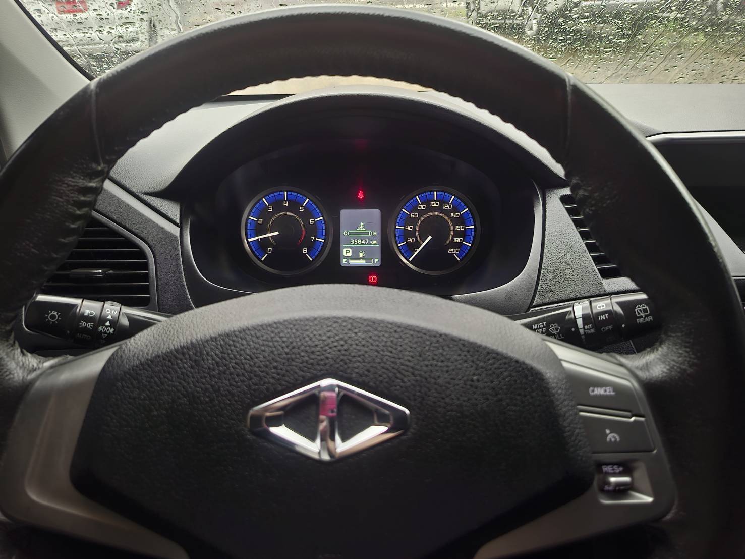 2023年 MITSUBISHI ZINGER 僅跑 3萬5千公里 車況優 超大空間 家庭工作都適合 保值耐用 代步 商用兩相宜 預約賞車LINE：goo5168 洽詢電話：0912423585 宋小姐 貸款專辦強力過件    第15張相片